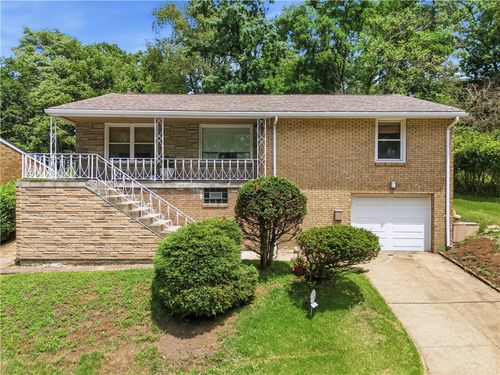 139 Lilmont Dr, Swissvale, PA, 15218-2208 | Card Image