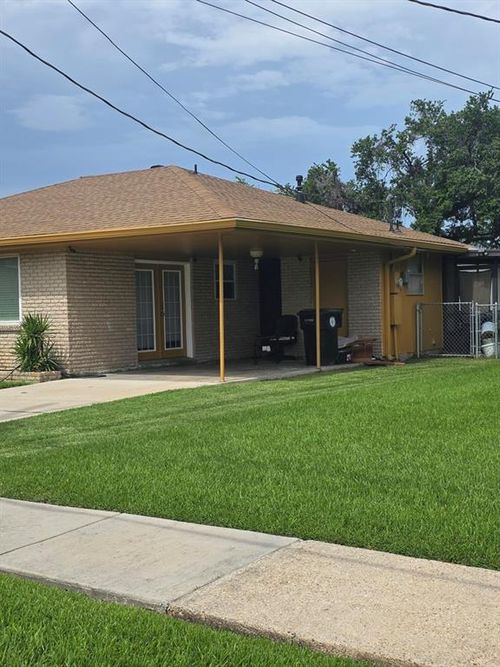 2648 Mercedes Blvd, New Orleans, LA, 70114-6834 | Card Image