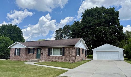 339 Turner St, Columbus, WI, 53925-1251 | Card Image