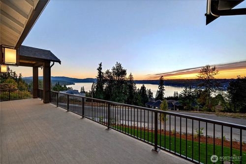 1642 205th Pl Ne, Sammamish, WA, 98074-4408 | Card Image