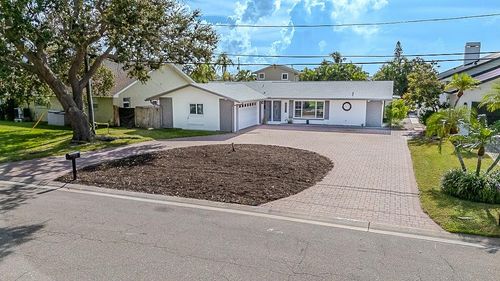 12120 7th St E, TREASURE ISLAND, FL, 33706-1012 | Card Image