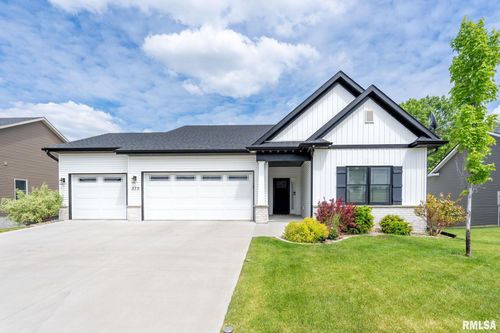 579 Kevin Rd, Blue Grass, IA, 52726-9443 | Card Image