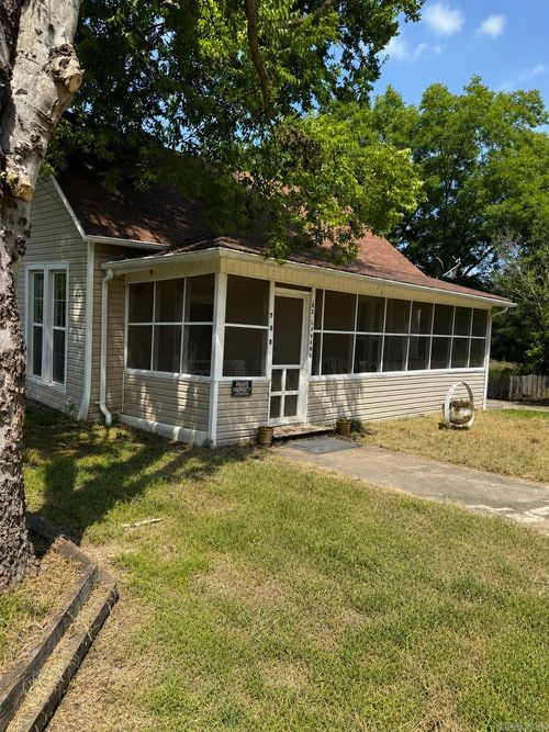 738 Brinkley St, De Valls Bluff, AR, 72041 | Card Image