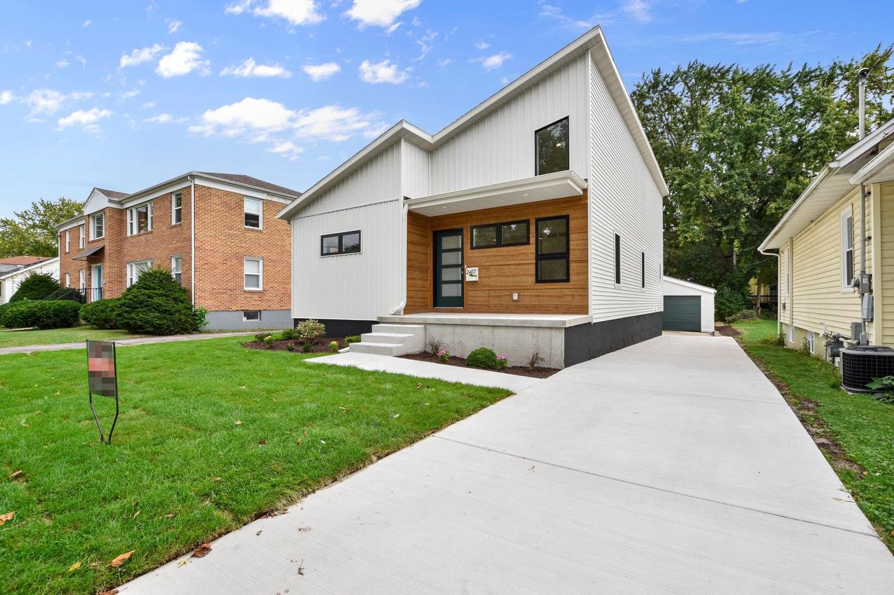 Hoard St, Madison, WI 53704