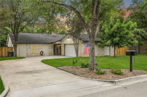 2900 Normand Dr, College Station, TX, 77845-5737 | Card Image
