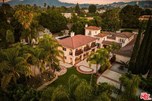 10655 Camarillo St, Toluca Lake, CA, 91602-1403 | Card Image