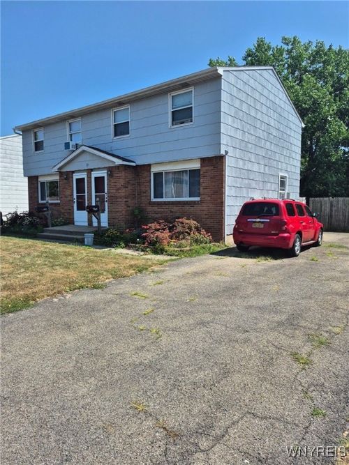 right-side-235 Robert Drive, North Tonawanda, NY, 14120 | Card Image