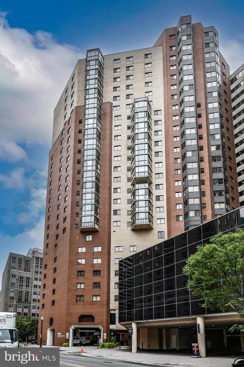 apt-1112-900 N Stafford St, ARLINGTON, VA, 22203-4126 | Card Image