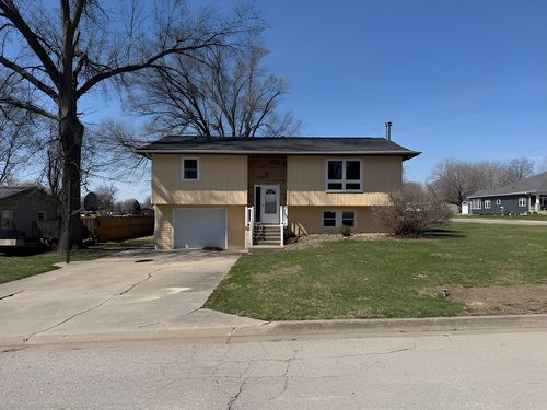 711 12th St, Kalona, IA, 52247-9705 | Card Image