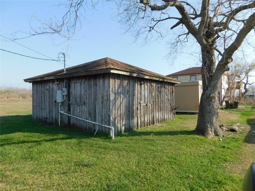 266 1st Street, Port Lavaca, TX, 77979 | Card Image