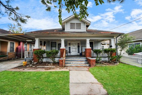 210 Linwood St, Houston, TX, 77011-3347 | Card Image