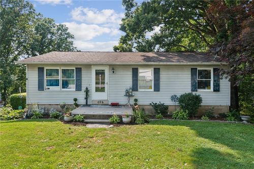 696 Knoll Lane, Upper Burrell, PA, 15613 | Card Image