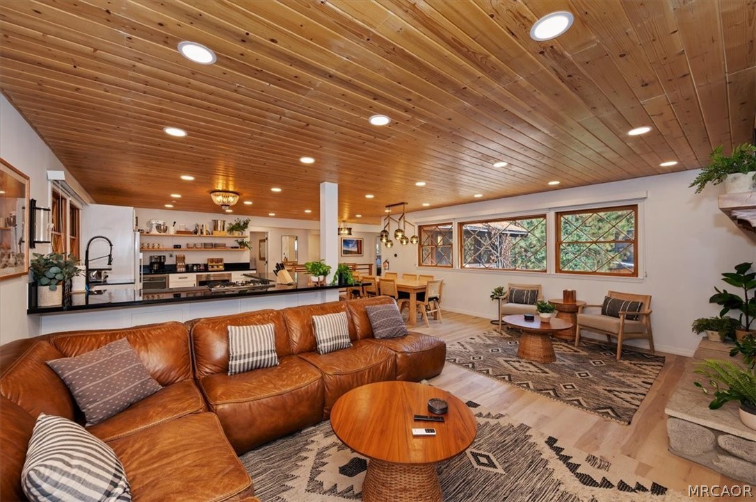 Residential in Fawnskin 5