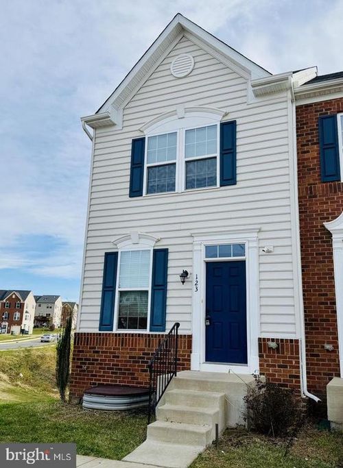 123 Streamview Dr, FREDERICKSBURG, VA, 22405-1256 | Card Image