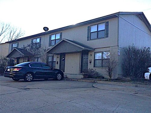1057 W Eagle St, Fayetteville, AR, 72701-1881 | Card Image