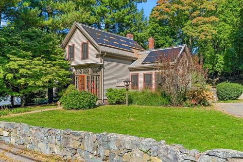 87 Rockland Place, Newton, MA, 02464 | Card Image
