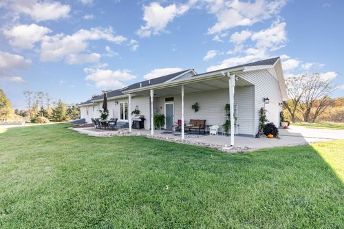 4500 Curve Rd, Freeland, MI, 48623-9232 | Card Image