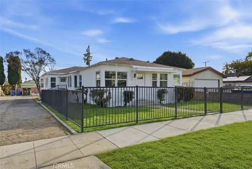 652 Lincoln, Pomona, CA, 91767 | Card Image