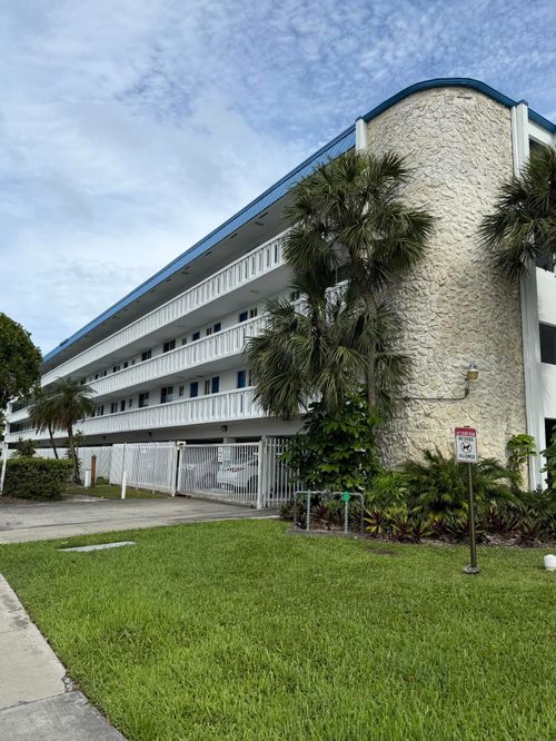 44-1100 Ne 191st Street, Miami, FL, 33179 | Card Image