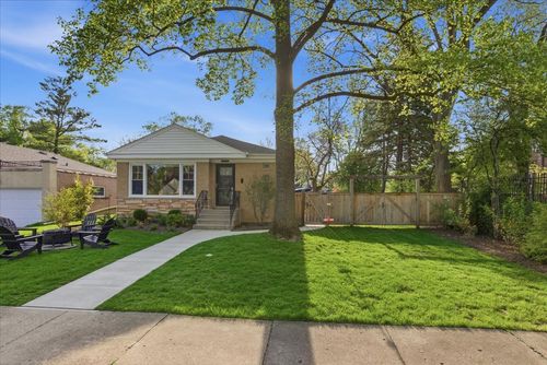 9237 Lincolnwood Dr, Evanston, IL, 60203-1609 | Card Image
