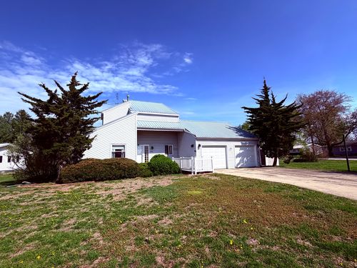 408 E Croan St, Irvington, IL, 62848-1093 | Card Image