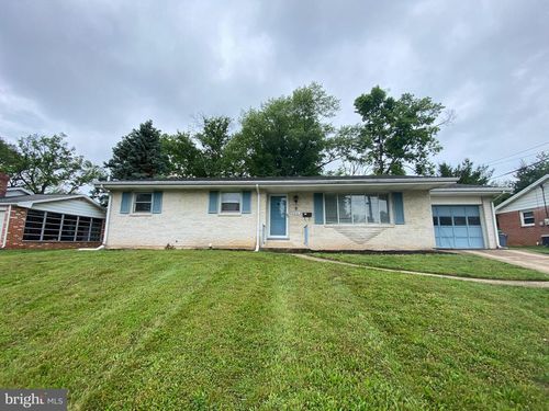 816 Gobin Dr, Carlisle, PA, 17013-1513 | Card Image