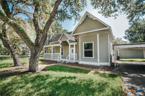 209 Progress St, Edna, TX, 77957-3531 | Card Image