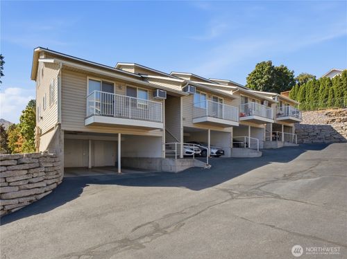 1-1686 S Mission St, Wenatchee, WA, 98801-3796 | Card Image