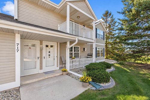 unit-b-717 Canterberry Court, West Bend, WI, 53090 | Card Image