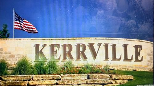 325 Gabe Rd, Kerrville, TX, 78028-7128 | Card Image