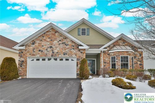 5444 Loyal Dr, Bethlehem, PA, 18017-9479 | Card Image