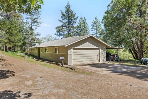 396 Crossway Dr, Gold Hill, OR, 97525-9627 | Card Image