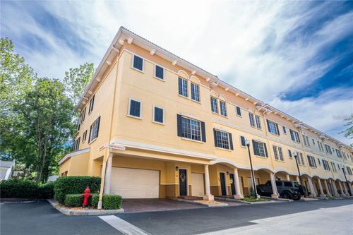 5202 Hampton Beach Pl, Tampa, FL, 33609-2498 | Card Image