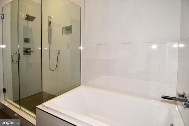 APT-3 - 719 12 Th St Se, Condo with 2 bedrooms, 3 bathrooms and null parking in WASHINGTON DC | Image 37