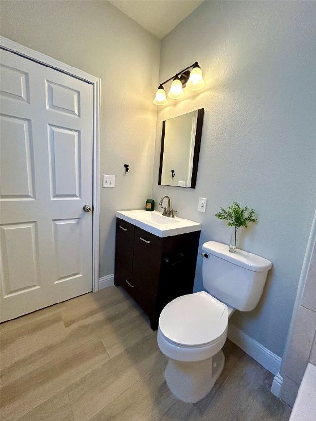 Secondary full bathroom | Image 27
