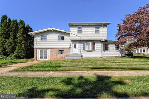 4601 Chestnut Ave, CAMP HILL, PA, 17011-4006 | Card Image