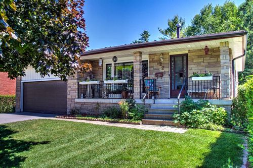 221 John St, Stayner, ON, L0M1S0 | Card Image