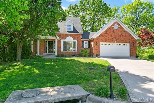 1102 Mosswoods Ct, Fenton, MO, 63026-7224 | Card Image