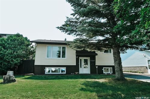 1661 Olive Diefenbaker Dr, Prince Albert, SK, S6V7V9 | Card Image