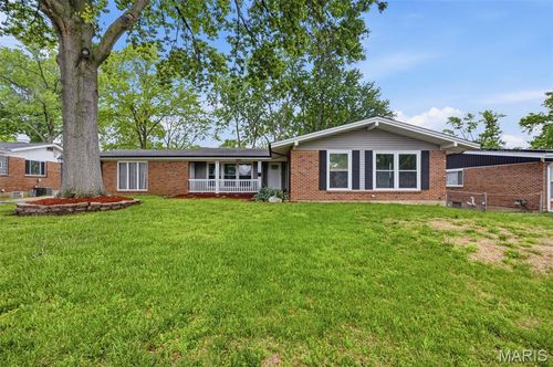 3175 Harness Dr, Florissant, MO, 63033-3713 | Card Image