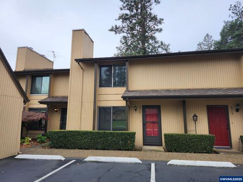 6315 Fairway Ave Se, Salem, OR, 97306-1340 | Card Image