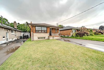 493 Lowell Ave, House other with 3 bedrooms, 2 bathrooms and 4 parking in Oshawa ON | Image 2