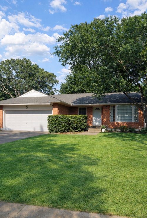 9112 Liptonshire Dr, Dallas, TX, 75238-2714 | Card Image