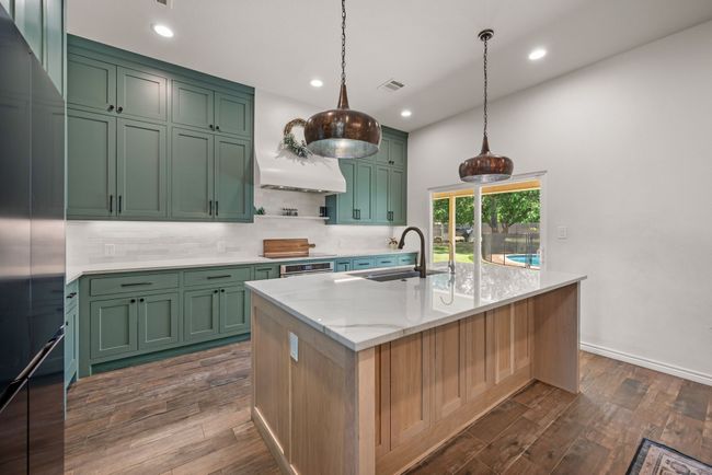 1402 Summer Dell Ct, House other with 3 bedrooms, 3 bathrooms and null parking in Keller TX | Image 8