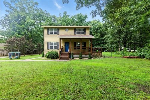 3920 Cedar Bush Rd, Hayes, VA, 23072-2613 | Card Image