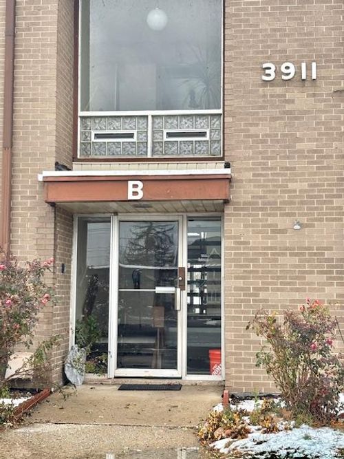 apt-114-3911 Fort St, Trenton, MI, 48183-4151 | Card Image