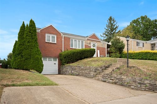 468 Lois Dr, Pittsburgh, PA, 15236-2551 | Card Image