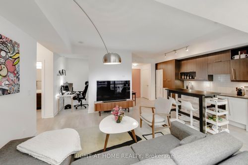 416-30 Nelson Street, Toronto, ON, M5V0H5 | Card Image