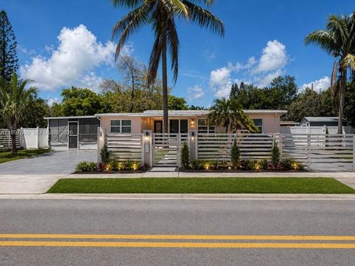 3630 Sw 37th St, West Park, FL, 33023-6352 | Card Image