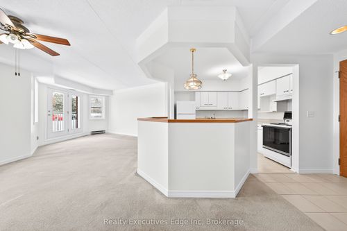 103-208 Silvercreek Pky N, Guelph, ON, N1H8H2 | Card Image